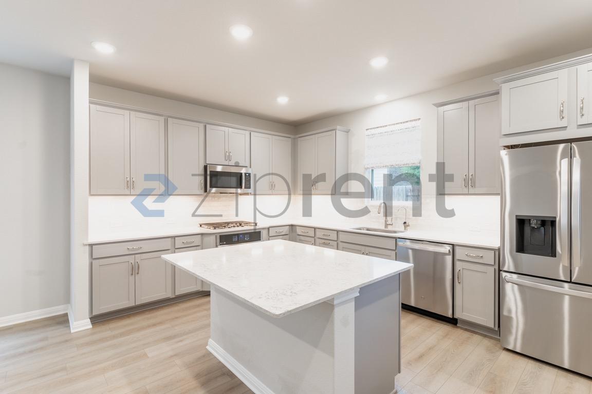 Building Photo - 120 Baron Von Gator Dr