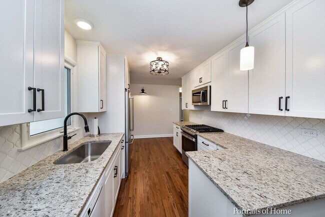 Building Photo - 311 Longview Dr