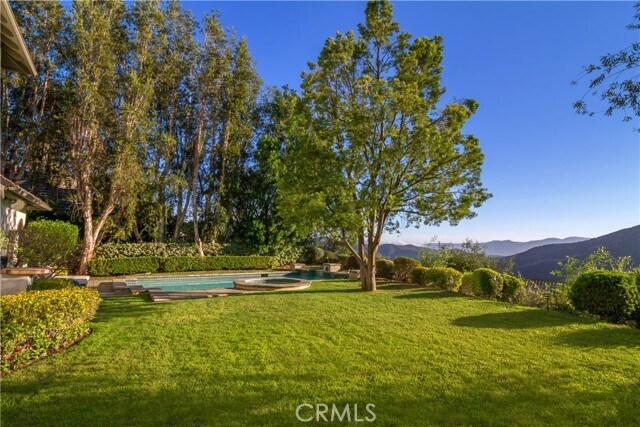 Building Photo - 3365 Pso Del Sol