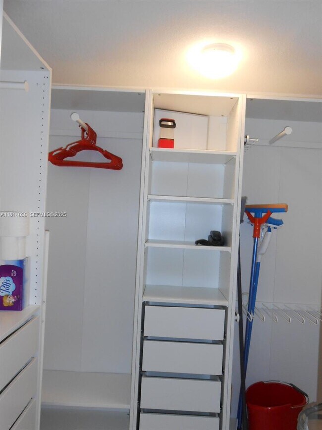 Building Photo - 2501 S Ocean Dr