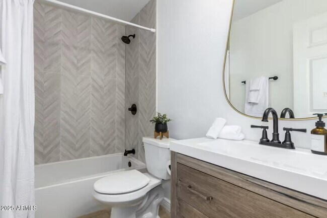 Building Photo - 15849 N 49th Pl