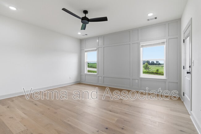 Building Photo - 920 Trestle Ln