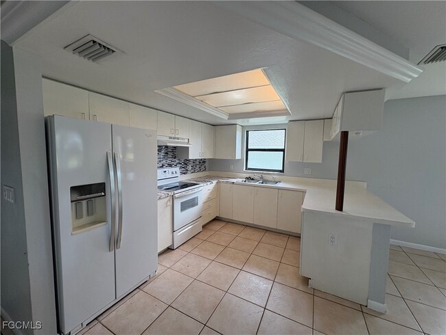 Building Photo - 3309 SW Santa Barbara Pl