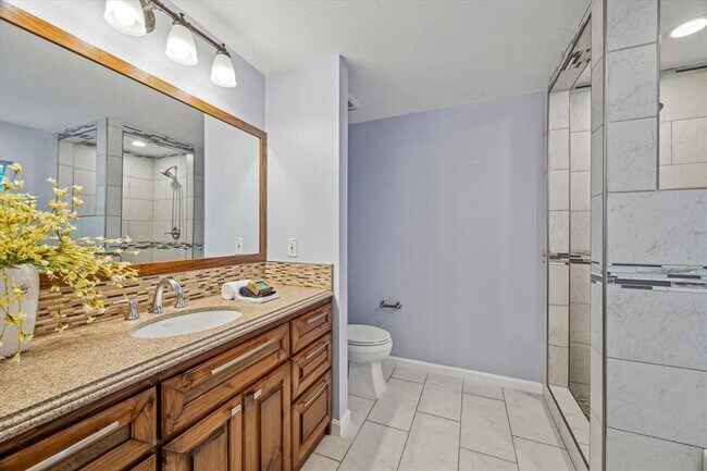 Building Photo - 3402 Fox Ct