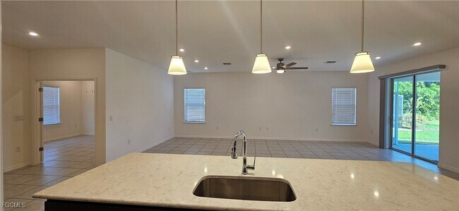 Building Photo - 408 Bahia Grande Ave