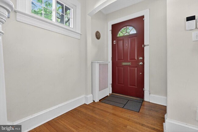Building Photo - 3606 Jocelyn St NW
