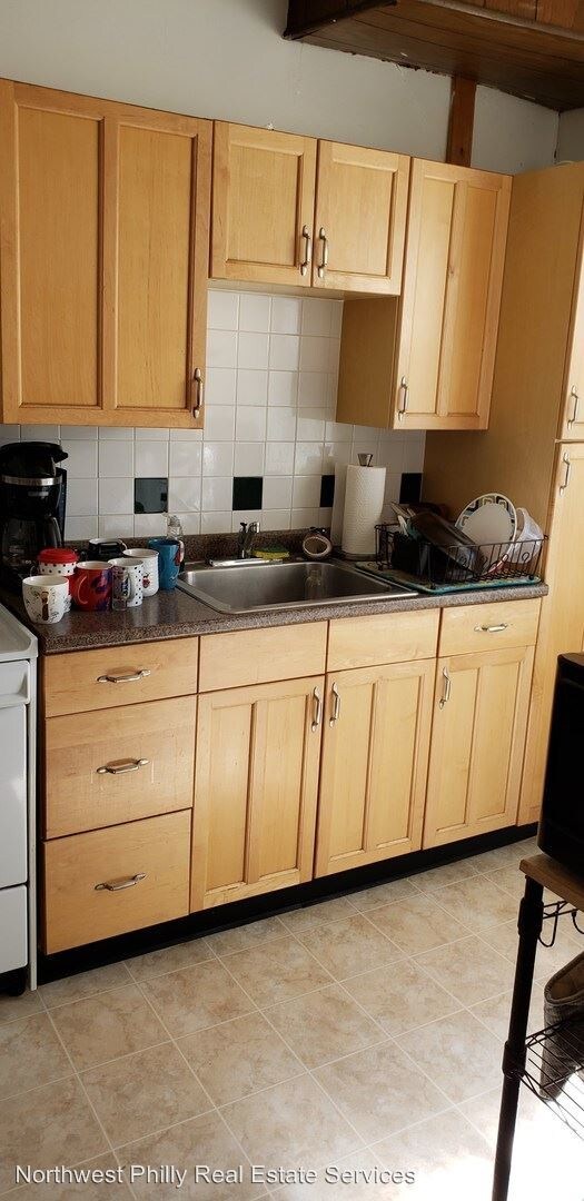 Building Photo - 22 N Sylvania Ave