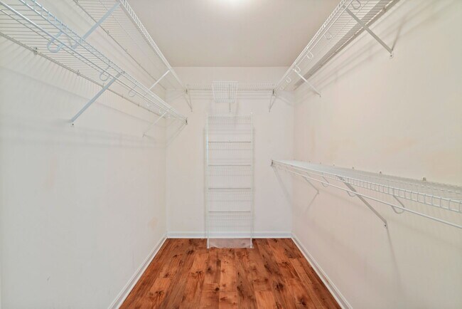 Building Photo - 501 Garrison Woods Dr