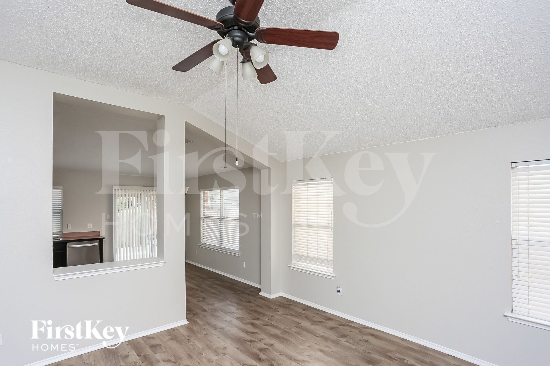 Building Photo - 10141 Chapel Ridge Dr