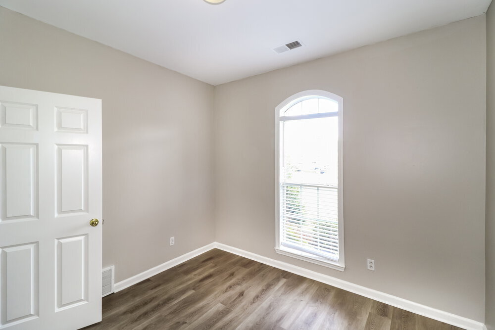 Building Photo - 1605 S Frence Creek Cove