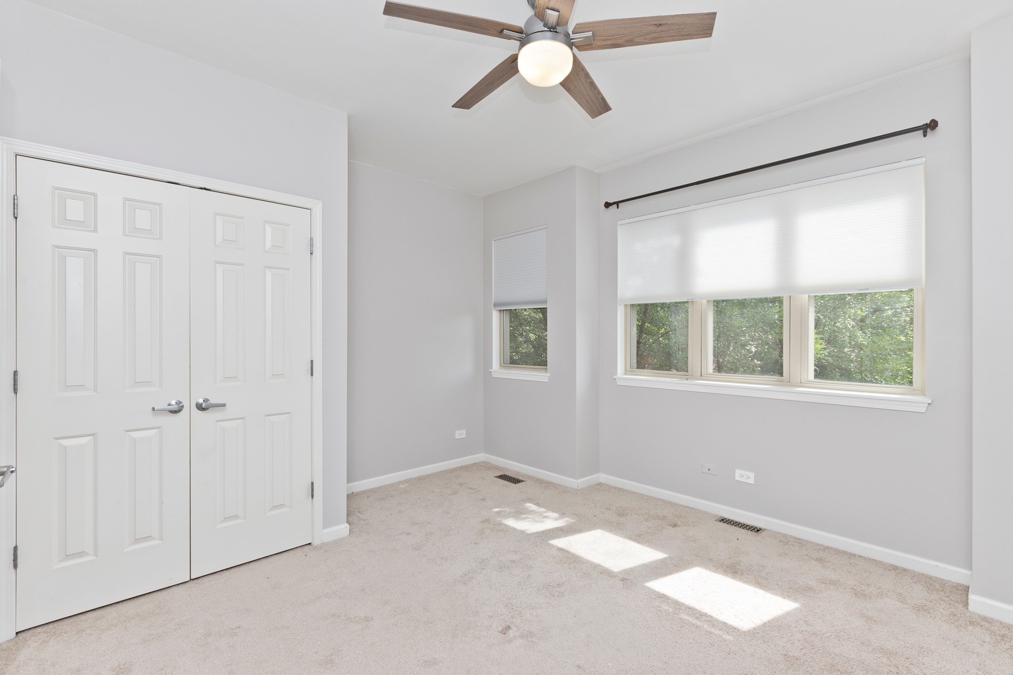 Building Photo - 1332 N Burling St