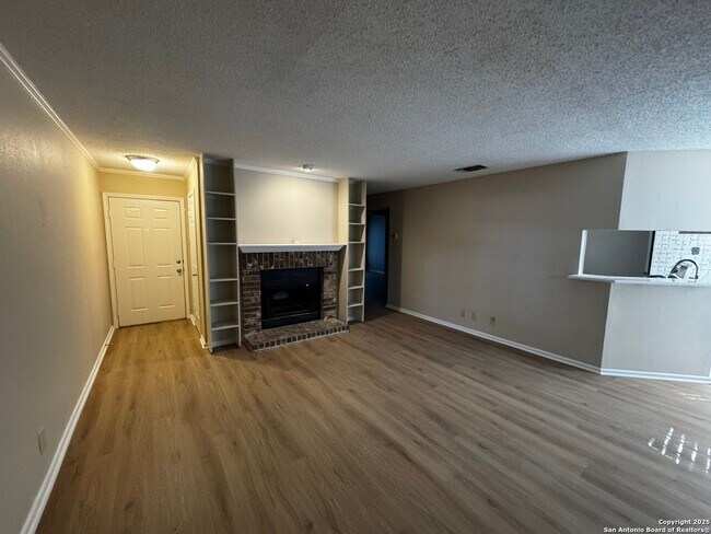 Building Photo - 10955 Wurzbach Rd