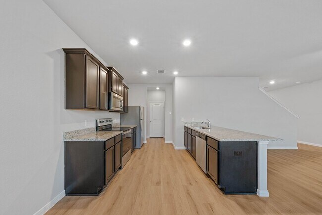 Building Photo - Spacious 3-Bed Townhome with Garage & Fenced Yard in New Braunfels – 1,920 Sq Ft!