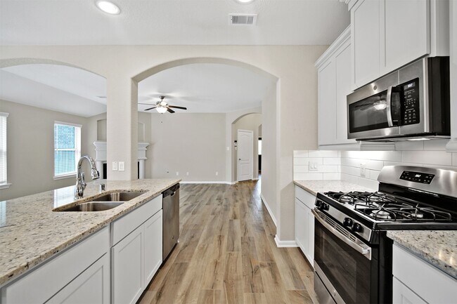 Building Photo - 187 Buckeye Dr