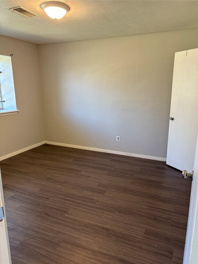 Building Photo - 5114 Madden Rd