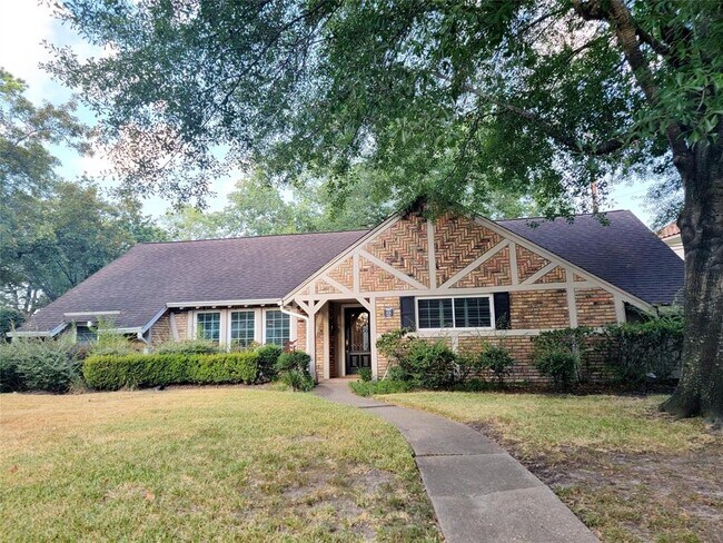Primary Photo - 426 Isolde Dr