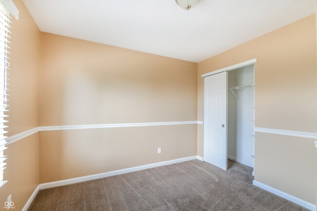 Building Photo - 6602 Largo Ln