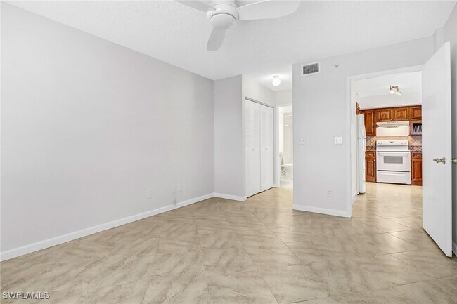 Building Photo - 1240 Wildwood Lakes Blvd