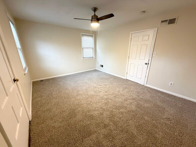 Building Photo - 2458 Duck Creek Rd