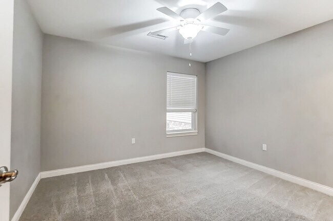 Building Photo - 7128 Triumph Ln