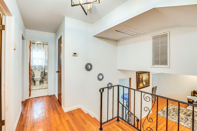 Building Photo - 2851 Debra Way