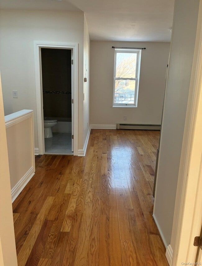 Building Photo - 740 Shepherd Ave