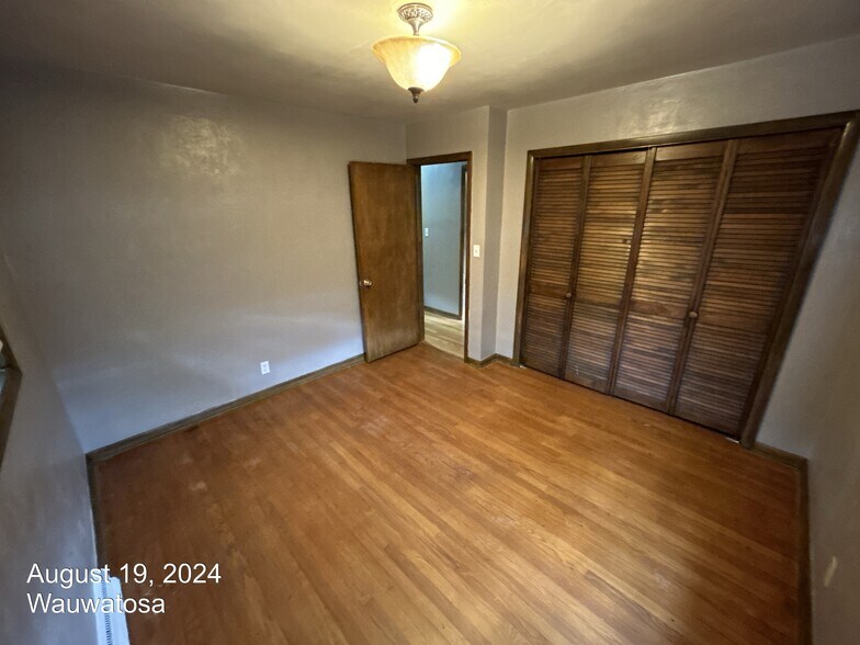 Building Photo - 9431 W Marion St