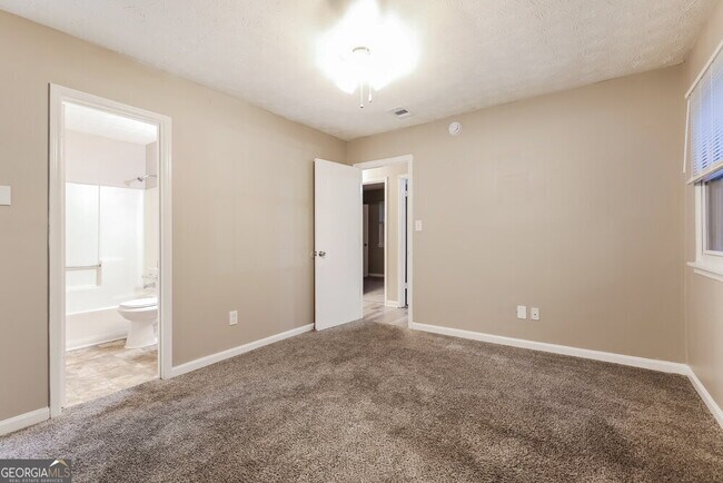 Building Photo - 3560 Satellite Blvd