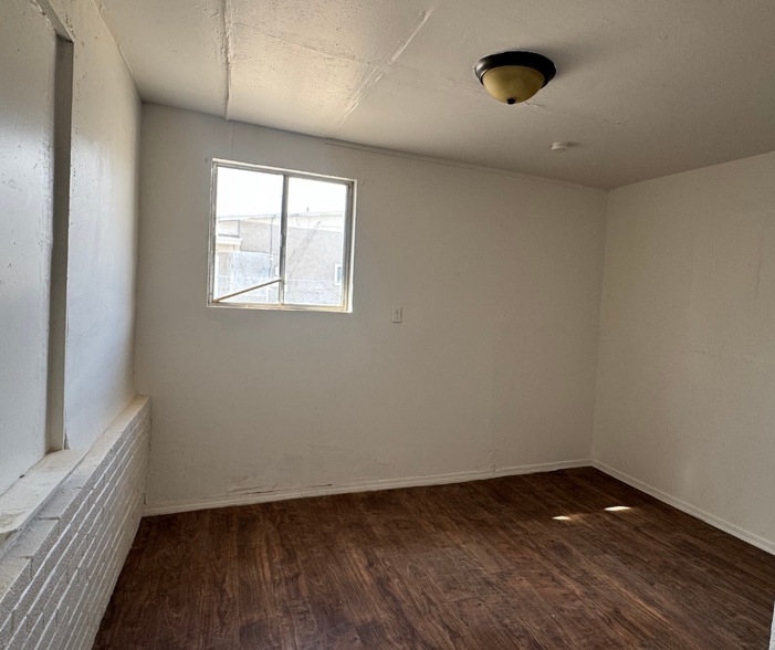 Building Photo - 252 Hillview Ave