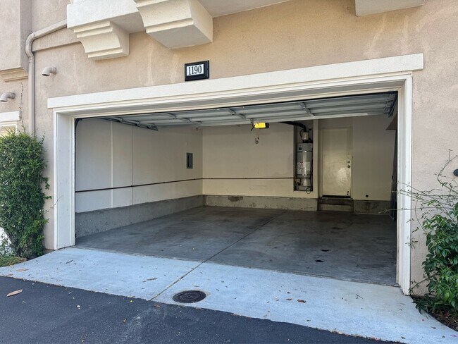 Building Photo - 1190 Elfin Forest Rd W