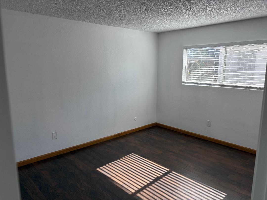 Building Photo - 510 W Kavanagh Ave