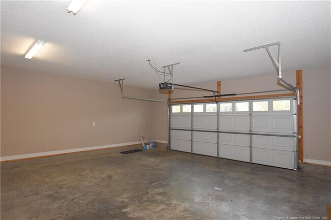 Building Photo - 730 Northview Dr