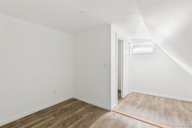 Building Photo - 110 E Bartlett Rd