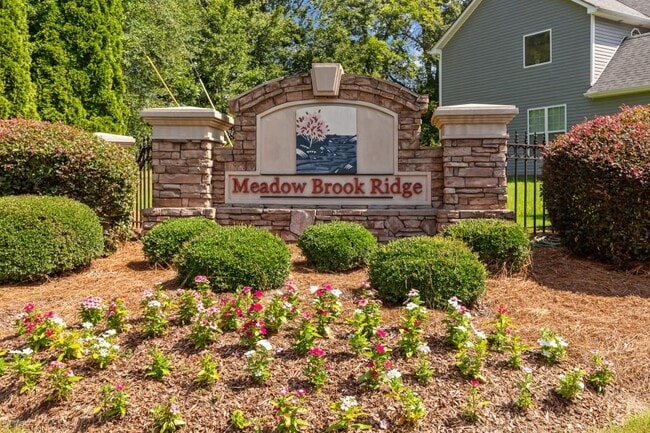 Building Photo - 2422 Temple View Dr