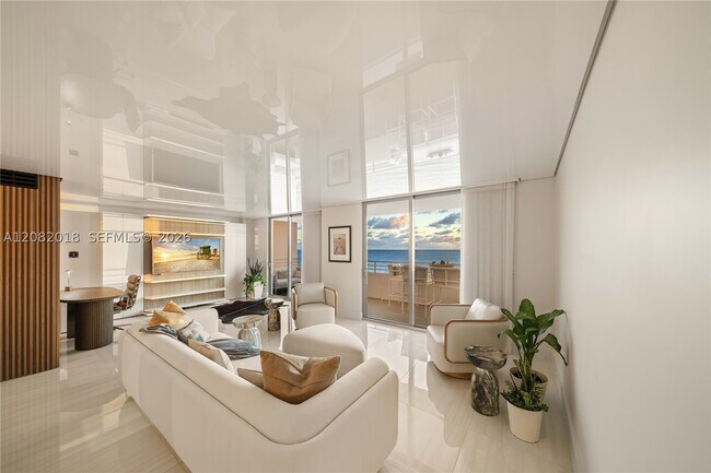 Building Photo - 5555 Collins Ave