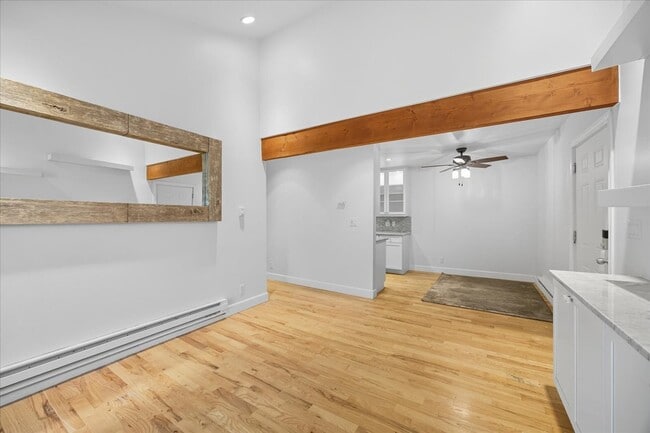 Building Photo - 998 W Beaver Creek Blvd