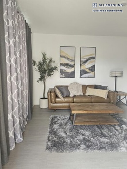 Building Photo - 28618 Bluebonnet Grotto Dr