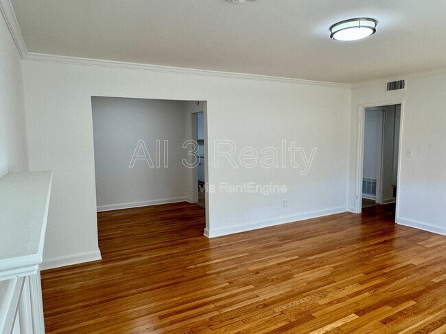 Building Photo - 2927 Brevard Ave