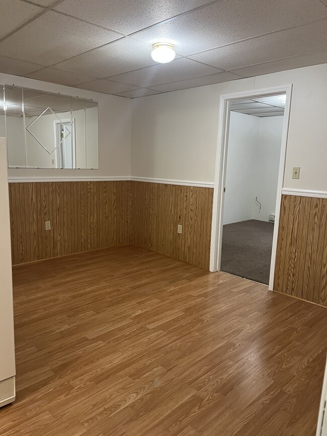 Living room before bedroom - 11 W Oak St