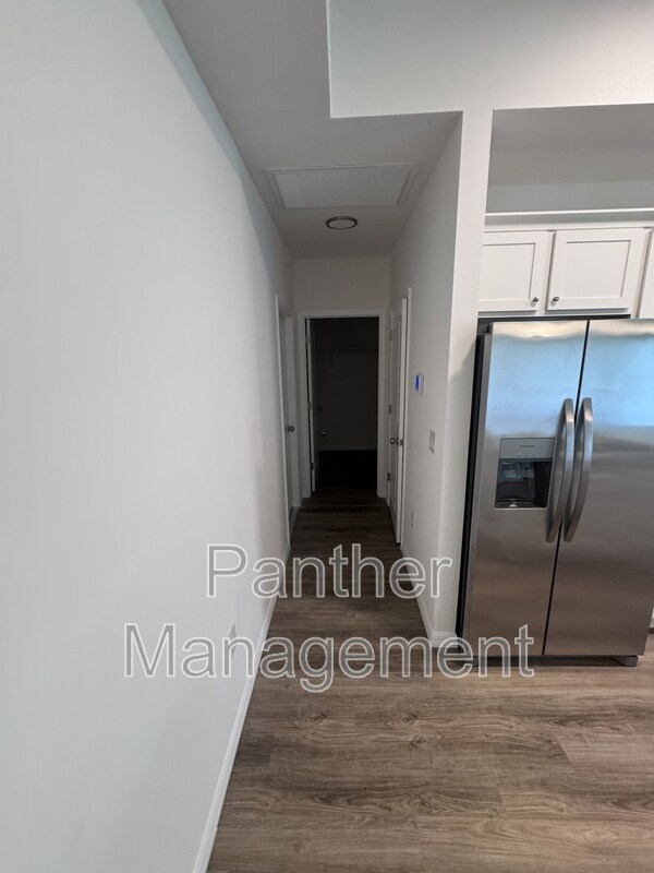 Building Photo - 966 Hood Ave NW