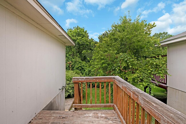 Building Photo - 10718 Claywood Dr