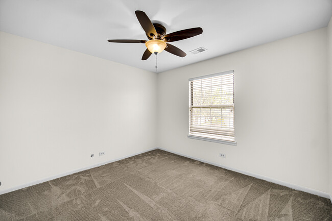 Building Photo - 610 Berkley Ct
