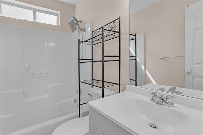 Building Photo - 1315 Sweetwater Ct