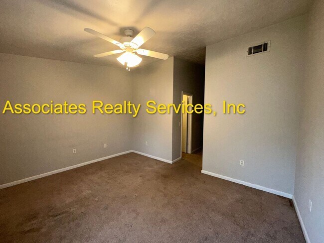 Building Photo - 2133 SW 39th Way