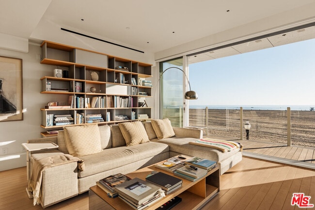 Building Photo - 1267 Palisades Beach Rd