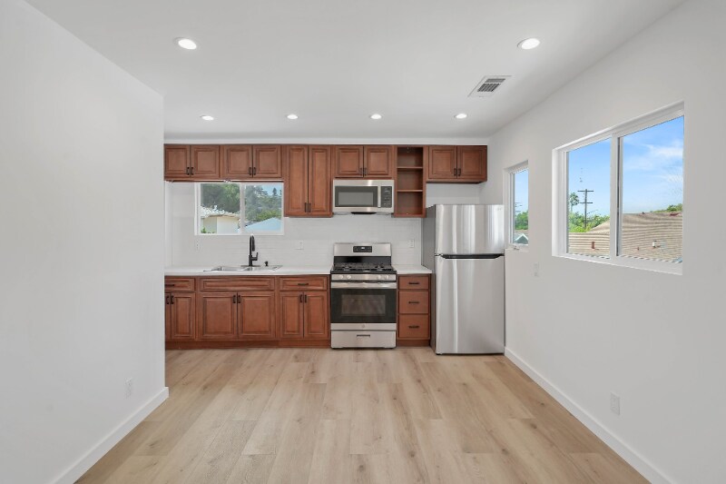 Building Photo - 510 E Palmer Ave