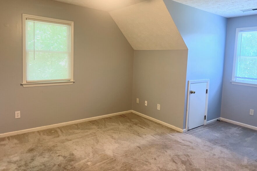Building Photo - 4614 Masonboro Loop Rd