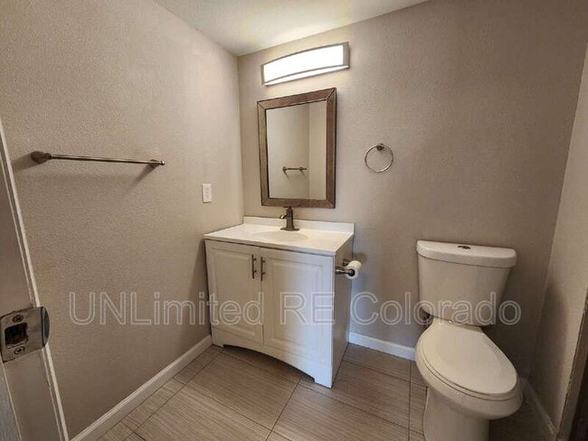 Building Photo - 431 S Kalispell Way