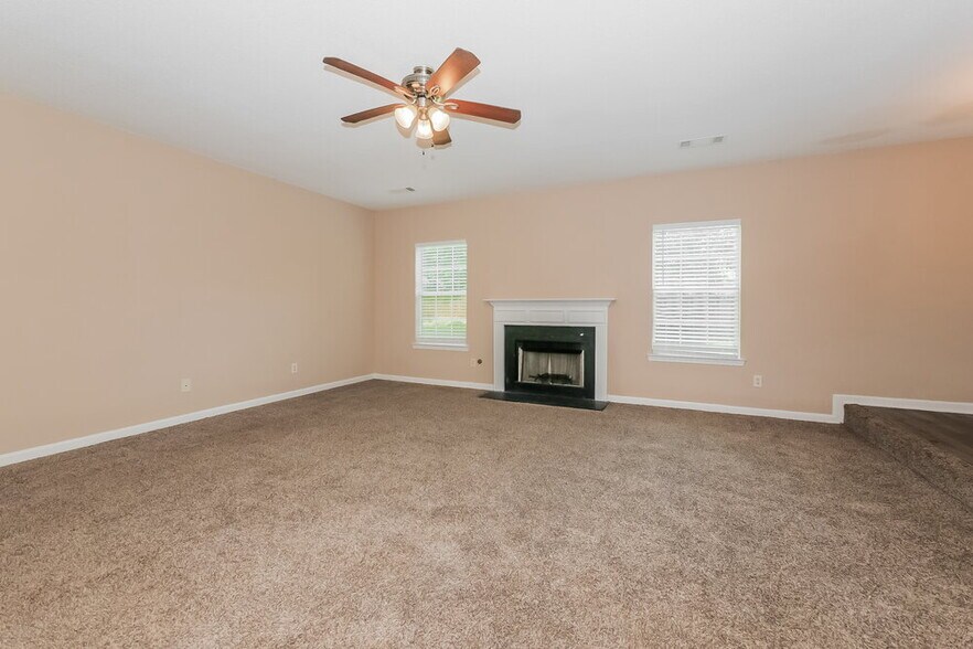 Building Photo - 369 Kentwood Springs Dr