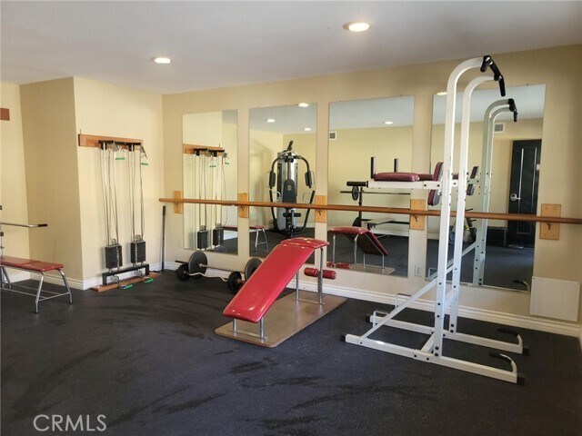 Building Photo - 147 S Poplar Ave